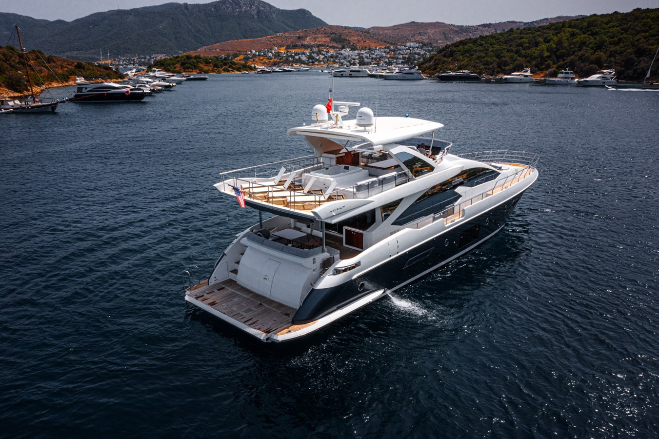 https://arconyachts.ams3.digitaloceanspaces.com/85622/conversions/large_4000653-optimize.jpg