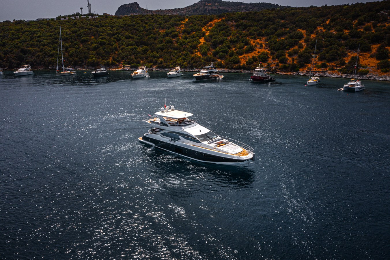 https://arconyachts.ams3.digitaloceanspaces.com/85630/conversions/large_4000657-optimize.jpg