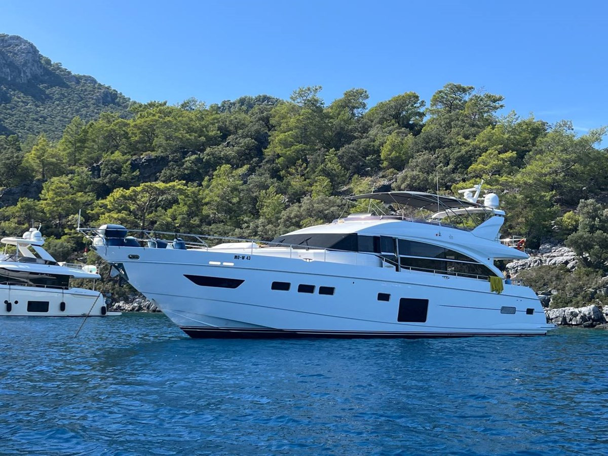 https://arconyachts.ams3.digitaloceanspaces.com/85632/conversions/large_4455003-optimize.jpg