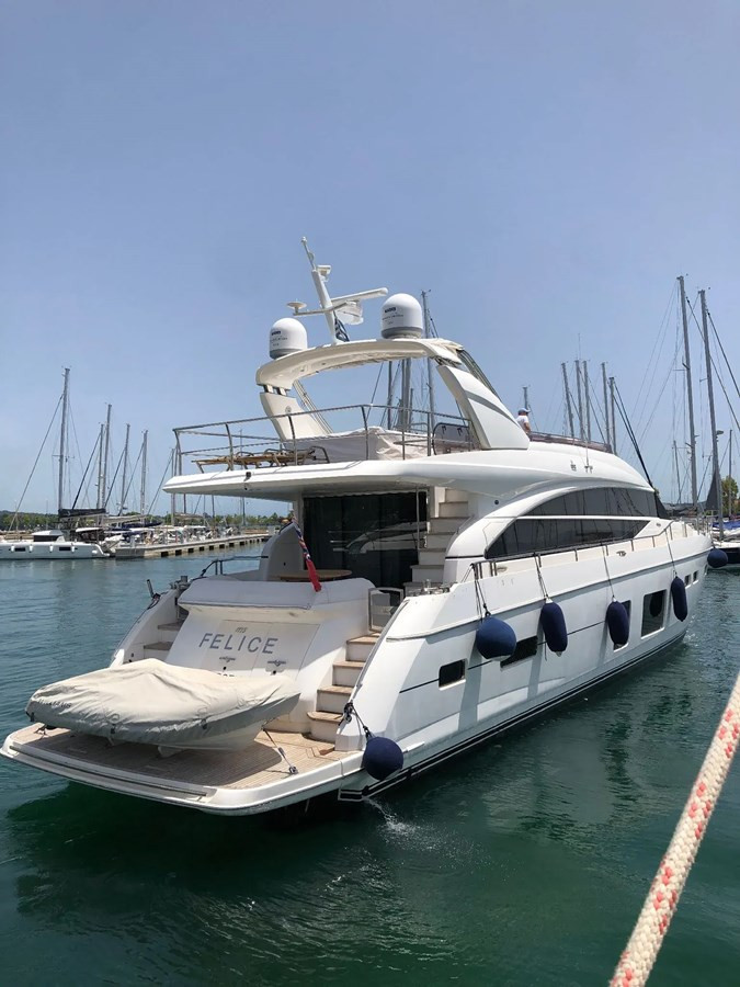 https://arconyachts.ams3.digitaloceanspaces.com/85640/conversions/large_4455006-optimize.jpg