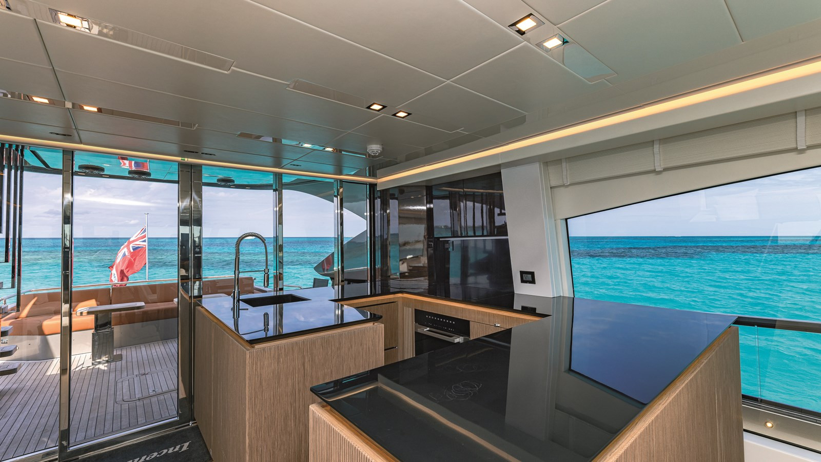 https://arconyachts.ams3.digitaloceanspaces.com/85711/conversions/large_4610397-optimize.jpg