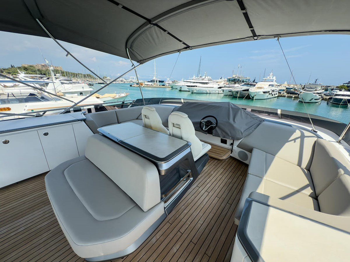 https://arconyachts.ams3.digitaloceanspaces.com/85739/conversions/large_4810238-optimize.jpg
