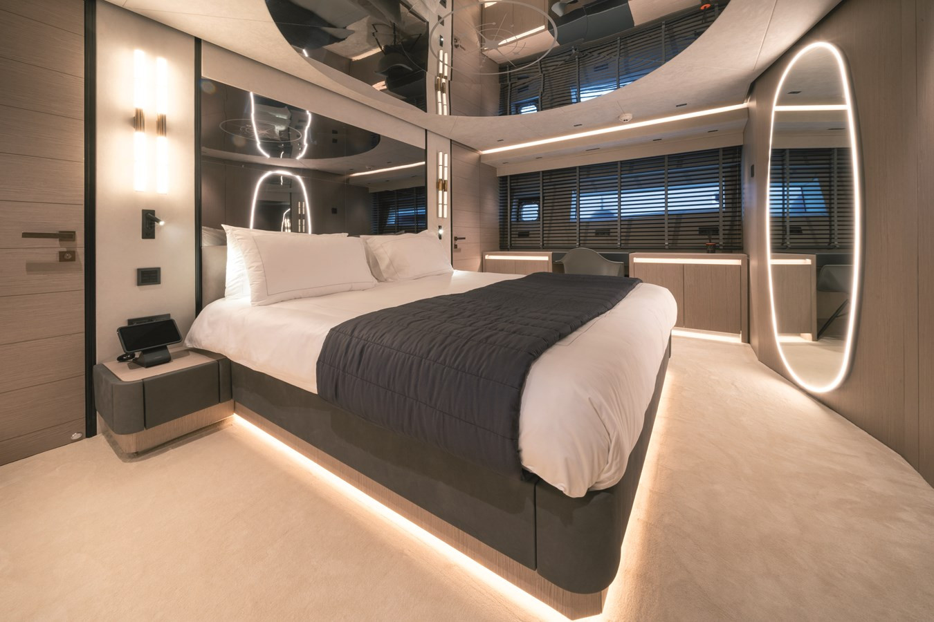 https://arconyachts.ams3.digitaloceanspaces.com/85744/conversions/large_4610408-optimize.jpg