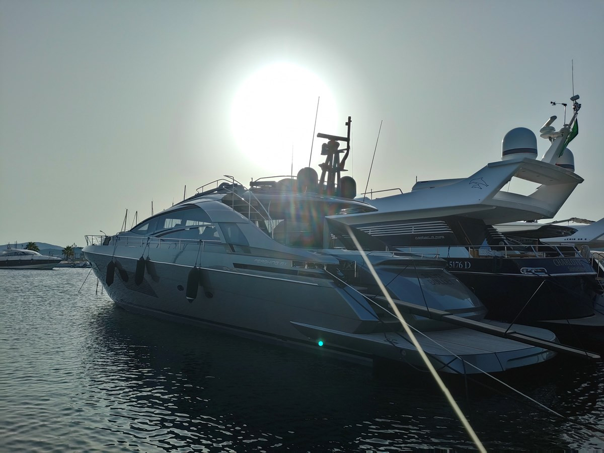 https://arconyachts.ams3.digitaloceanspaces.com/85798/conversions/large_4144156-optimize.jpg