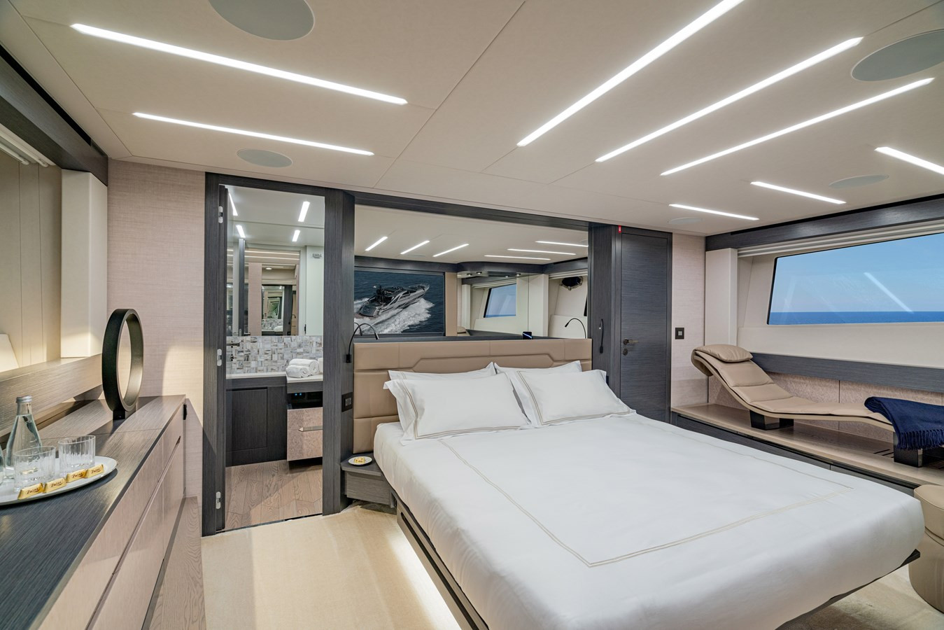 https://arconyachts.ams3.digitaloceanspaces.com/85835/conversions/large_4221075-optimize.jpg