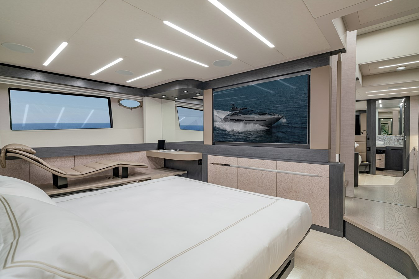 https://arconyachts.ams3.digitaloceanspaces.com/85847/conversions/large_4221079-optimize.jpg