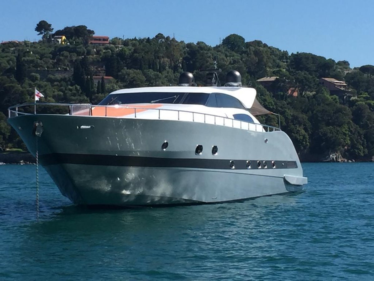 https://arconyachts.ams3.digitaloceanspaces.com/85865/conversions/large_4270953-optimize.jpg