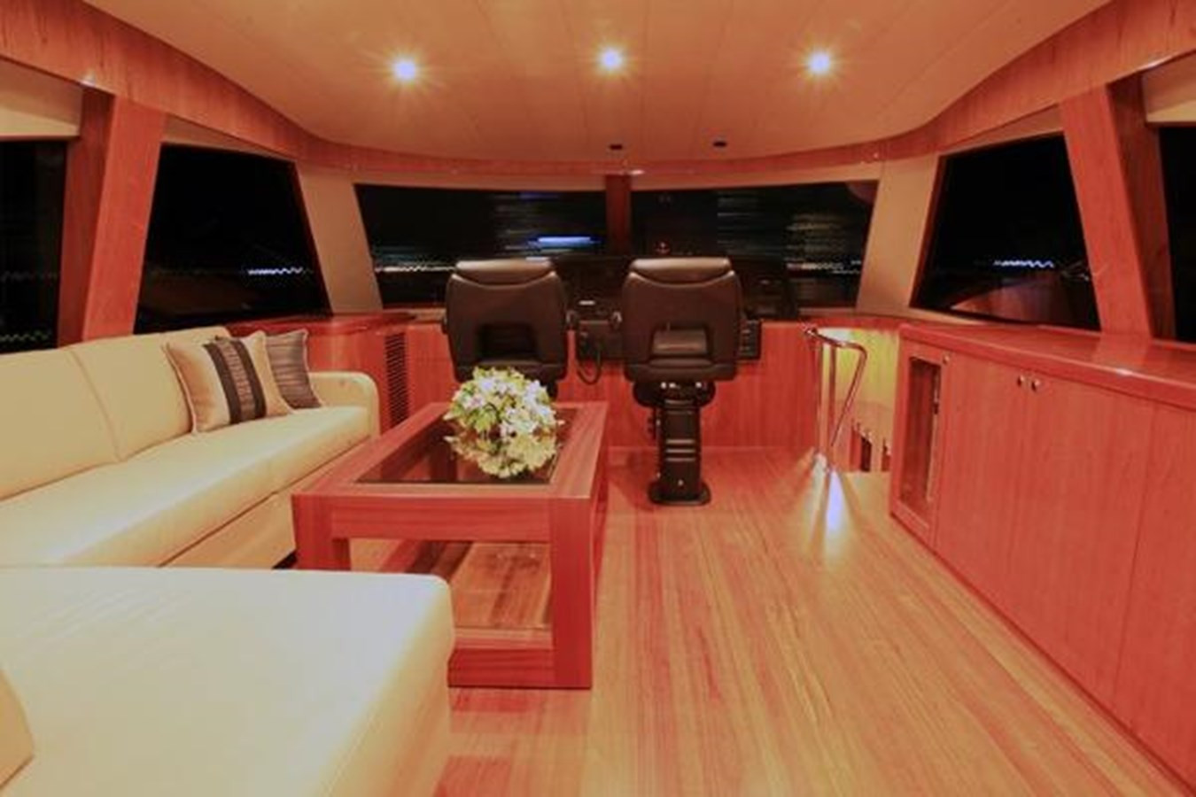 https://arconyachts.ams3.digitaloceanspaces.com/85960/conversions/large_4559200-optimize.jpg