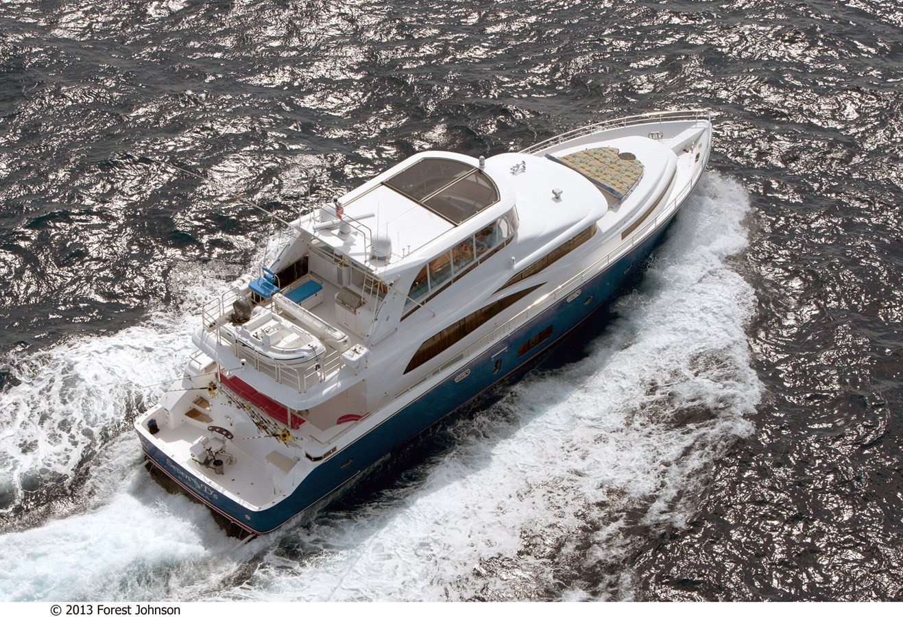 https://arconyachts.ams3.digitaloceanspaces.com/85984/conversions/large_4559390-optimize.jpg