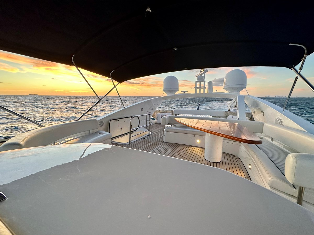 https://arconyachts.ams3.digitaloceanspaces.com/86003/conversions/large_3705441-optimize.jpg