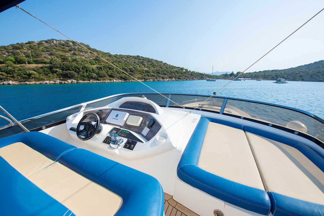https://arconyachts.ams3.digitaloceanspaces.com/86023/conversions/large_4745926-optimize.jpg
