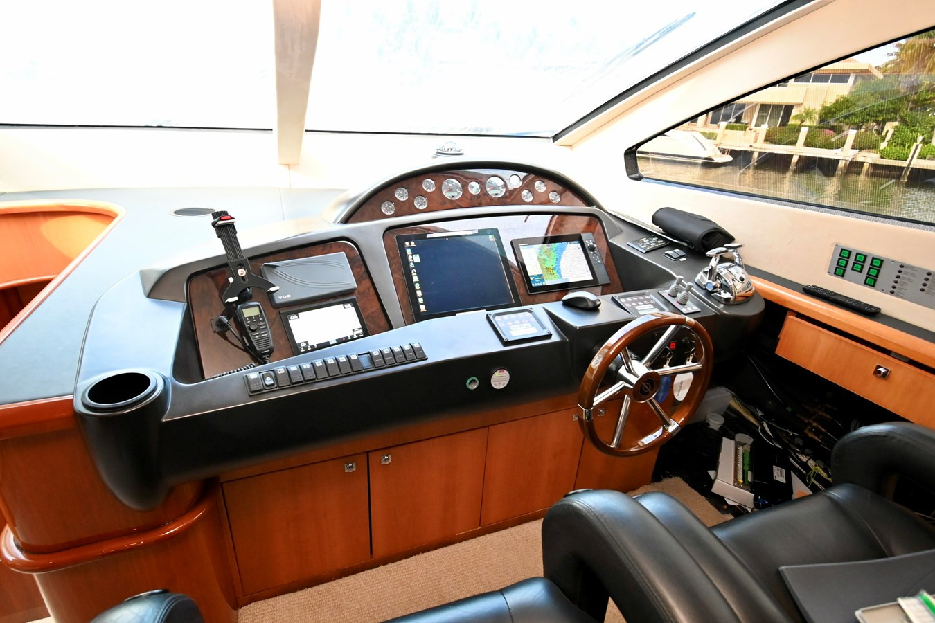 https://arconyachts.ams3.digitaloceanspaces.com/86032/conversions/large_3705451-optimize.jpg