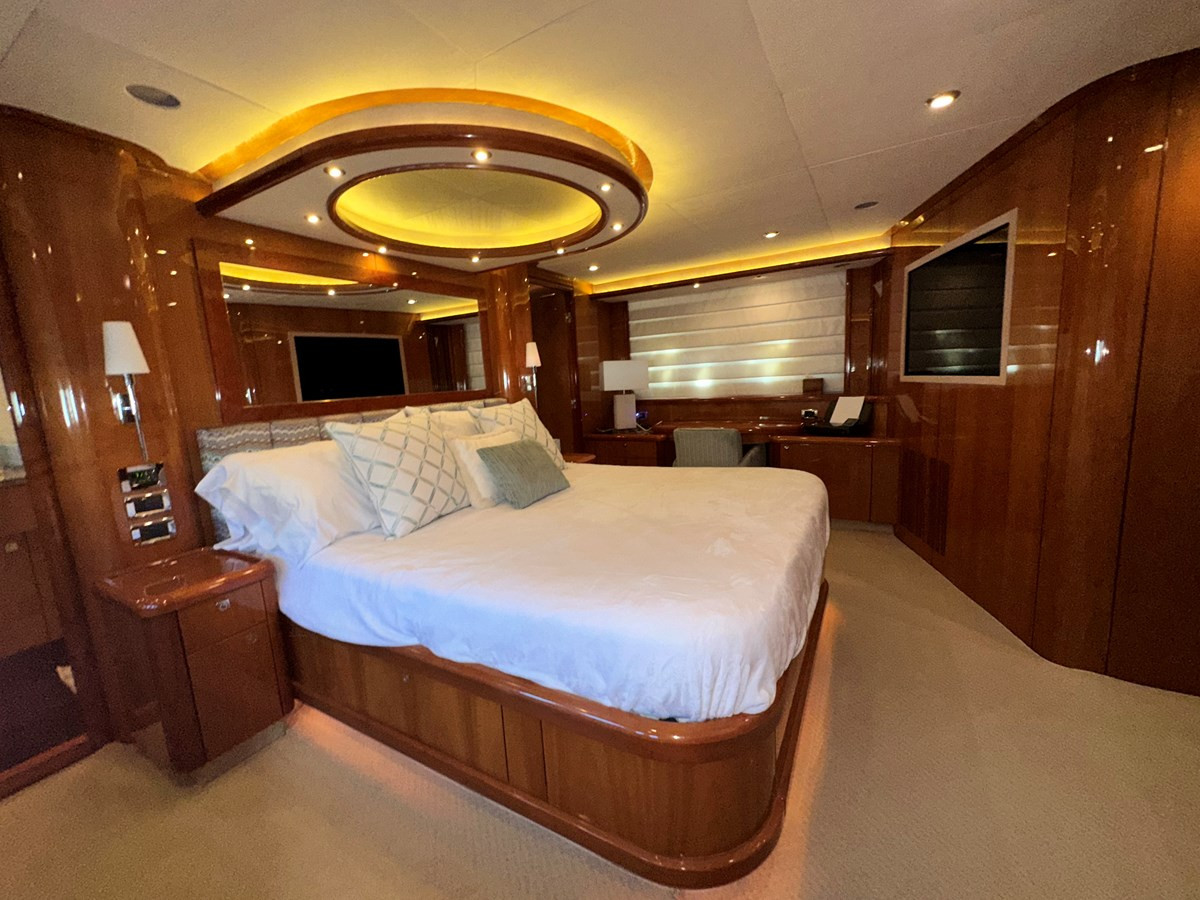 https://arconyachts.ams3.digitaloceanspaces.com/86078/conversions/large_3705467-optimize.jpg
