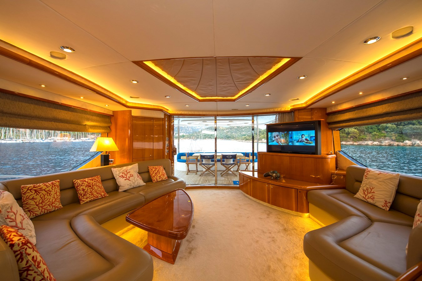 https://arconyachts.ams3.digitaloceanspaces.com/86088/conversions/large_4746002-optimize.jpg