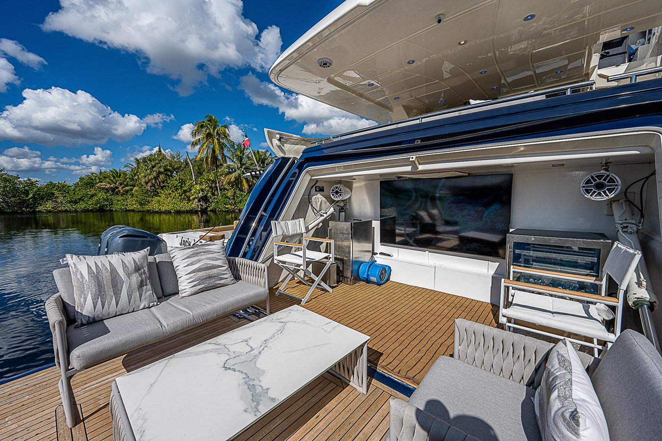 https://arconyachts.ams3.digitaloceanspaces.com/86107/conversions/large_4594354-optimize.jpg