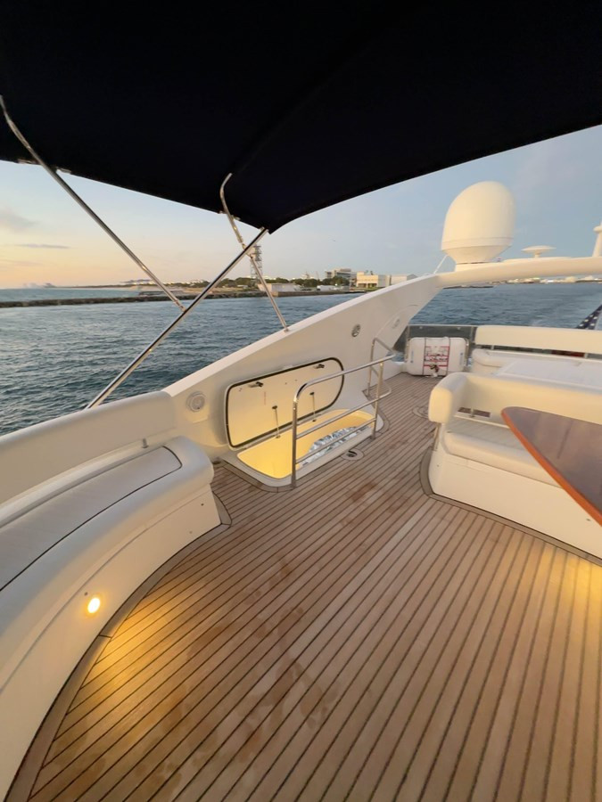 https://arconyachts.ams3.digitaloceanspaces.com/86108/conversions/large_3705478-optimize.jpg
