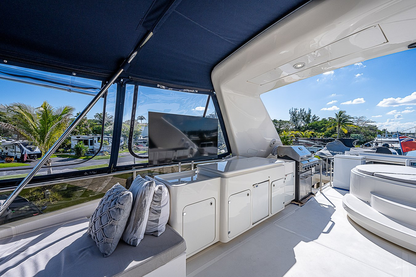https://arconyachts.ams3.digitaloceanspaces.com/86131/conversions/large_4594362-optimize.jpg