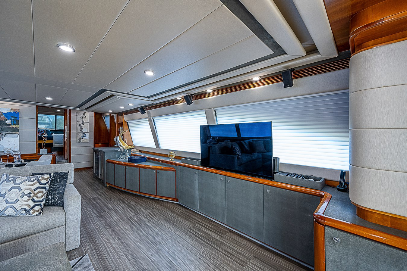 https://arconyachts.ams3.digitaloceanspaces.com/86154/conversions/large_4594370-optimize.jpg