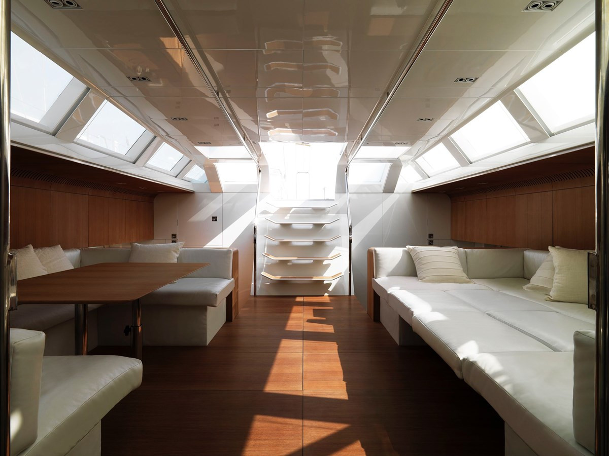https://arconyachts.ams3.digitaloceanspaces.com/86195/conversions/large_4575978-optimize.jpg