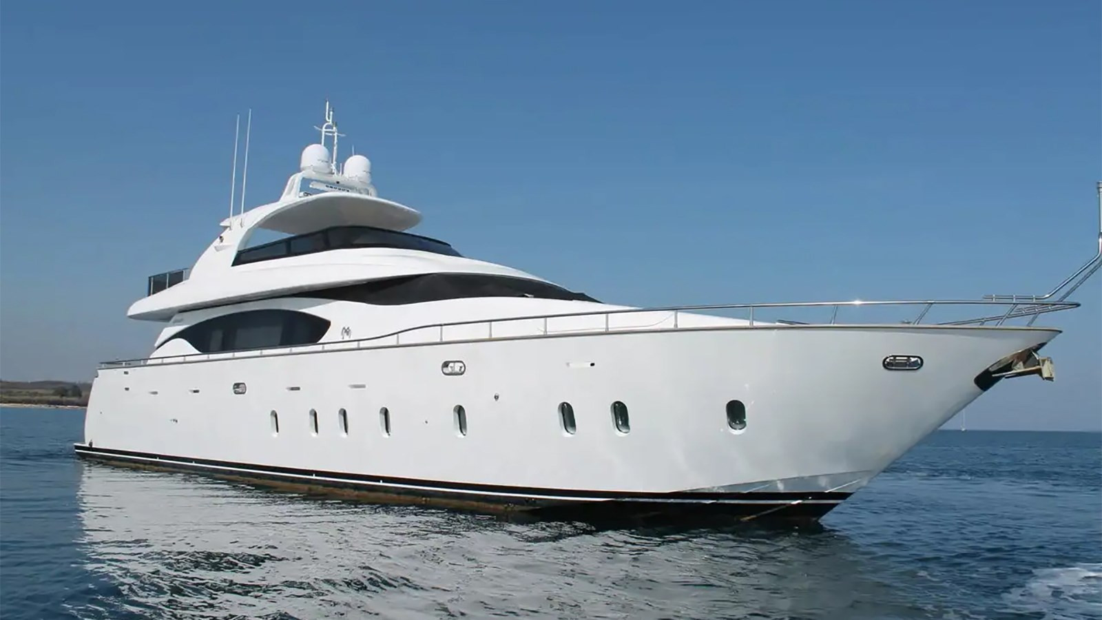 https://arconyachts.ams3.digitaloceanspaces.com/86216/conversions/large_4812155-optimize.jpg