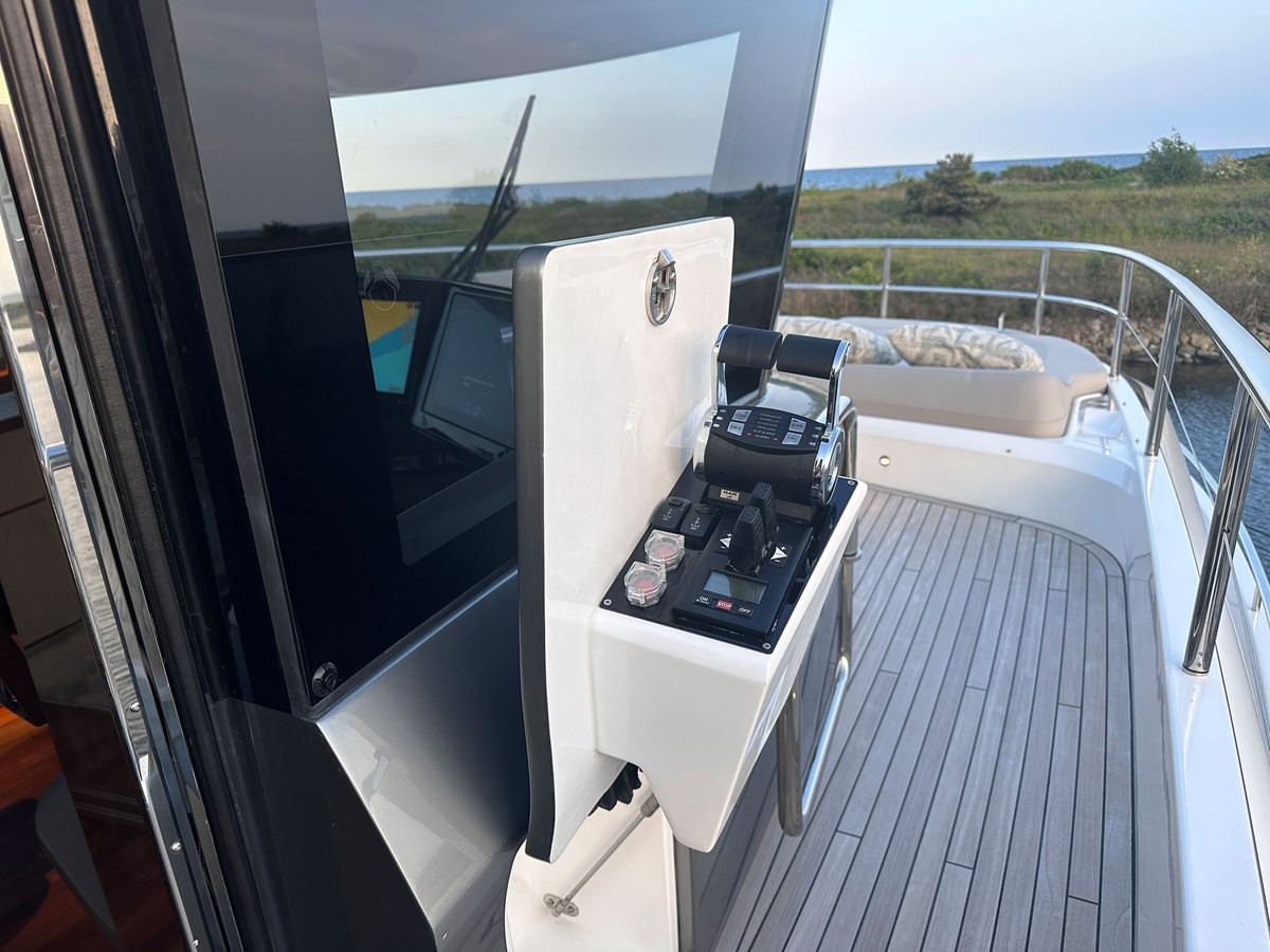 https://arconyachts.ams3.digitaloceanspaces.com/86229/conversions/large_4678706-optimize.jpg