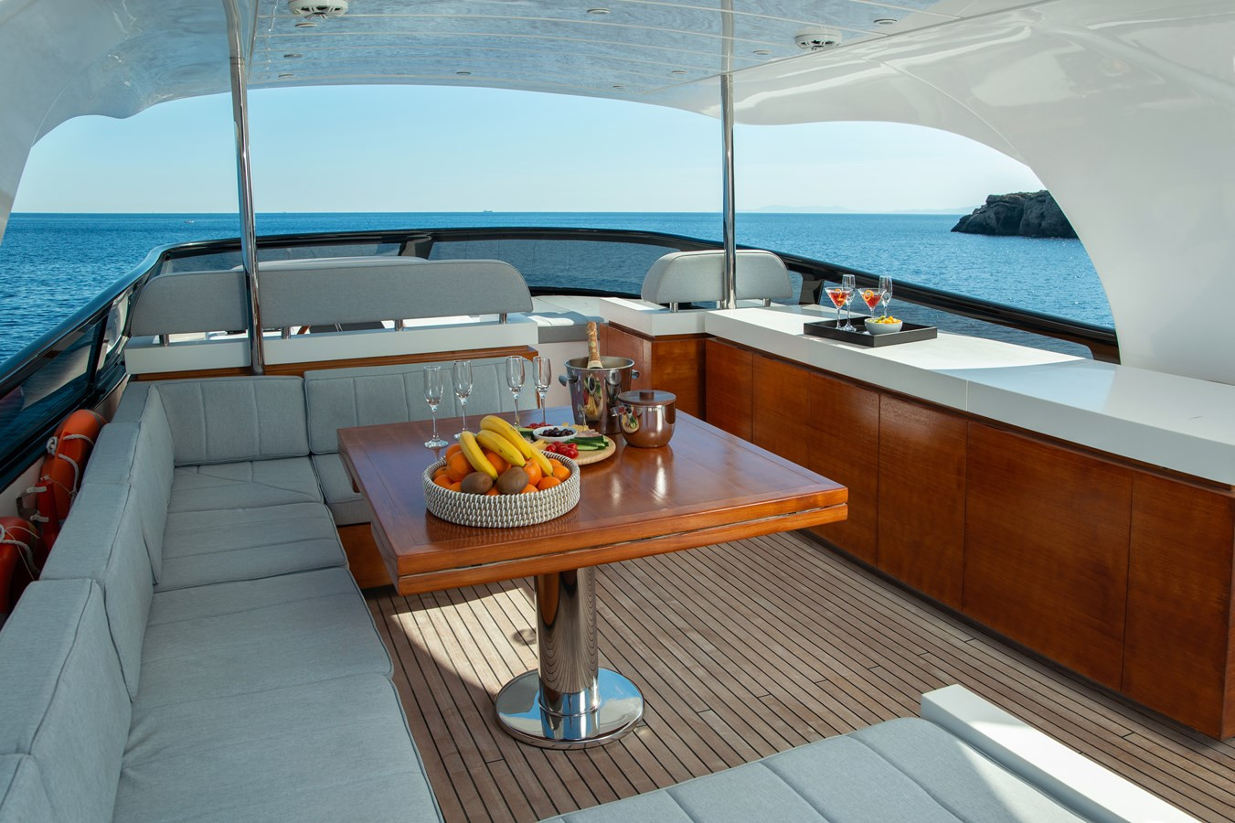 https://arconyachts.ams3.digitaloceanspaces.com/86245/conversions/large_4796358-optimize.jpg