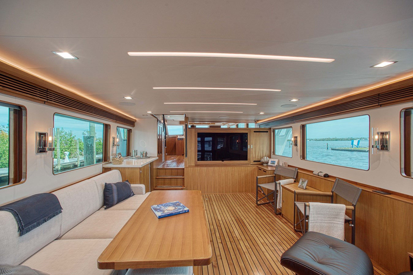 https://arconyachts.ams3.digitaloceanspaces.com/86292/conversions/large_4631745-optimize.jpg