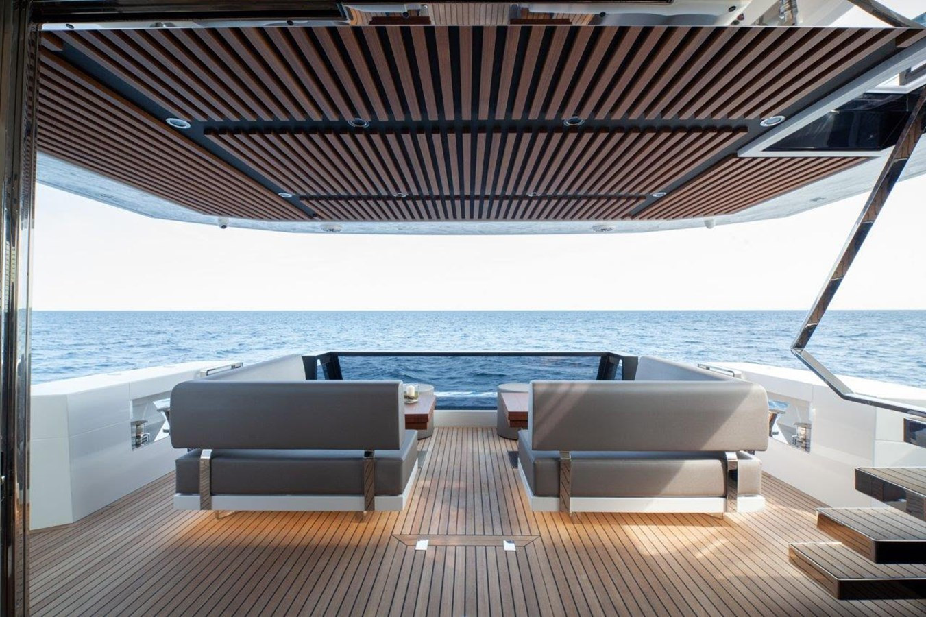 https://arconyachts.ams3.digitaloceanspaces.com/86311/conversions/large_3059708-optimize.jpg