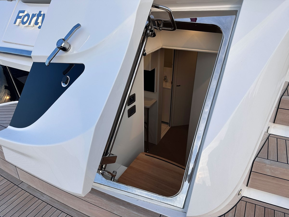 https://arconyachts.ams3.digitaloceanspaces.com/86313/conversions/large_4678749-optimize.jpg