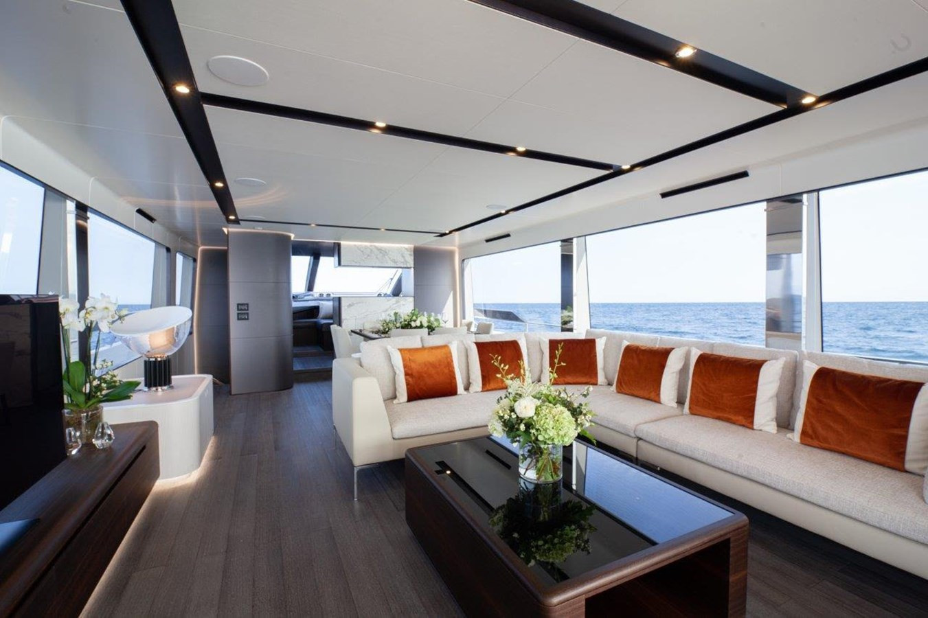 https://arconyachts.ams3.digitaloceanspaces.com/86376/conversions/large_3059732-optimize.jpg