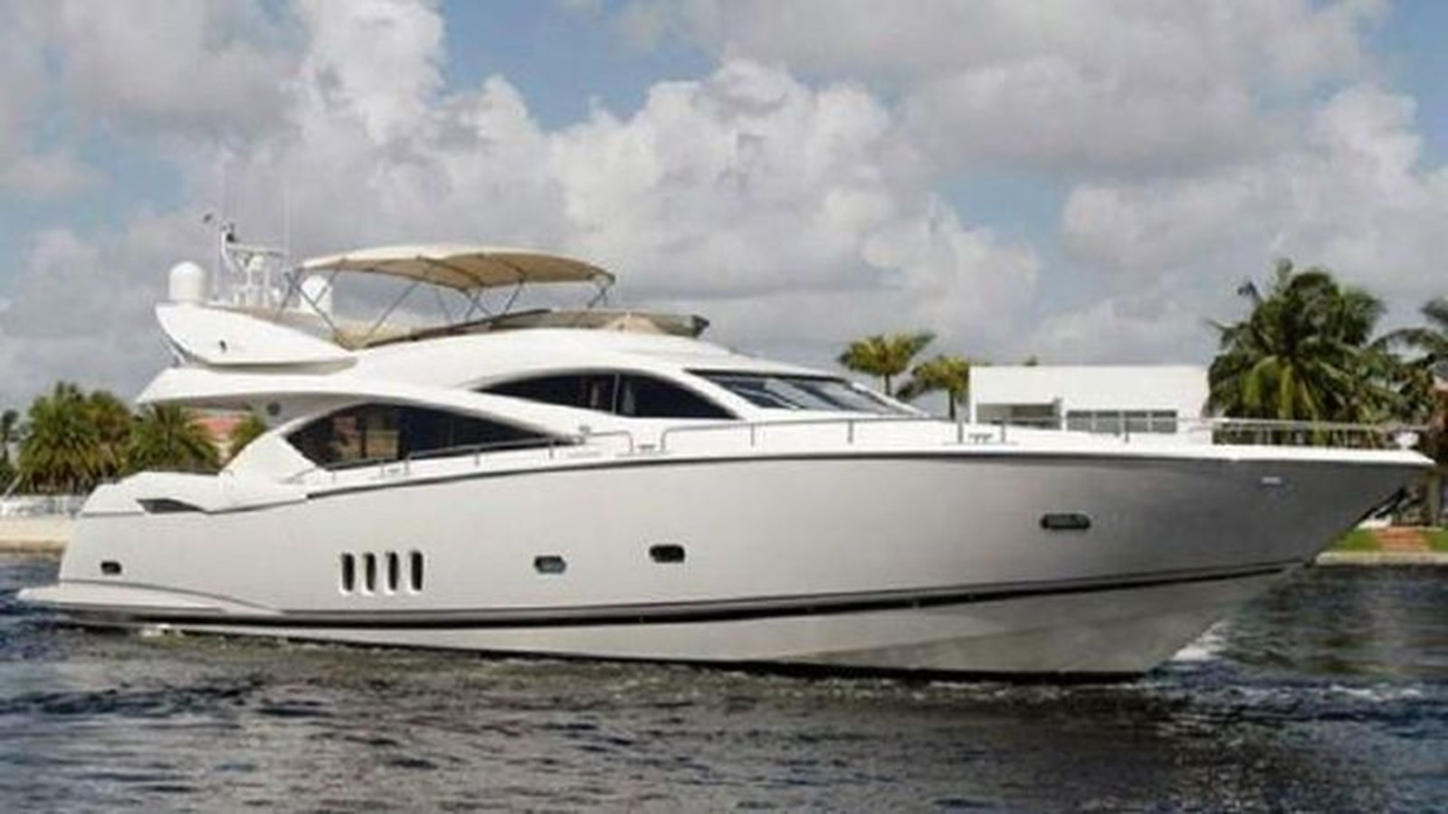 https://arconyachts.ams3.digitaloceanspaces.com/86388/conversions/large_2735198-optimize.jpg