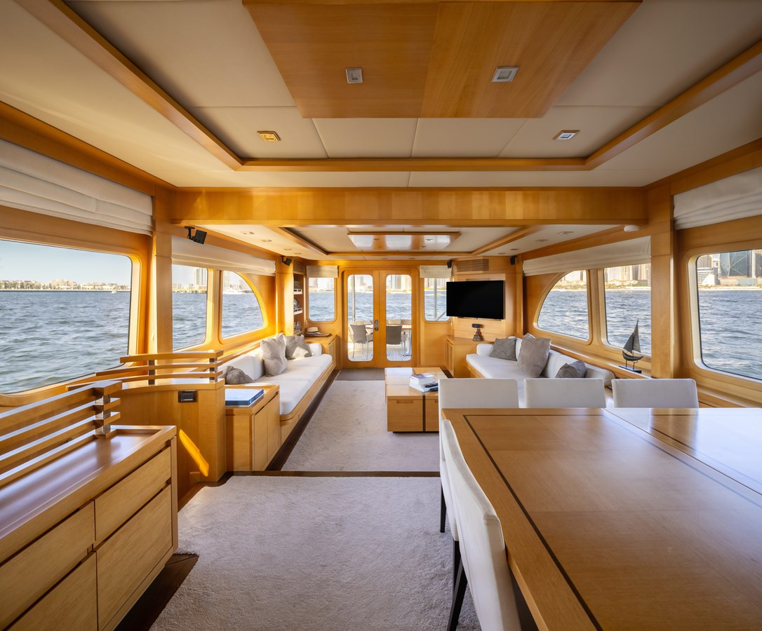 https://arconyachts.ams3.digitaloceanspaces.com/86398/conversions/large_4182251-optimize.jpg