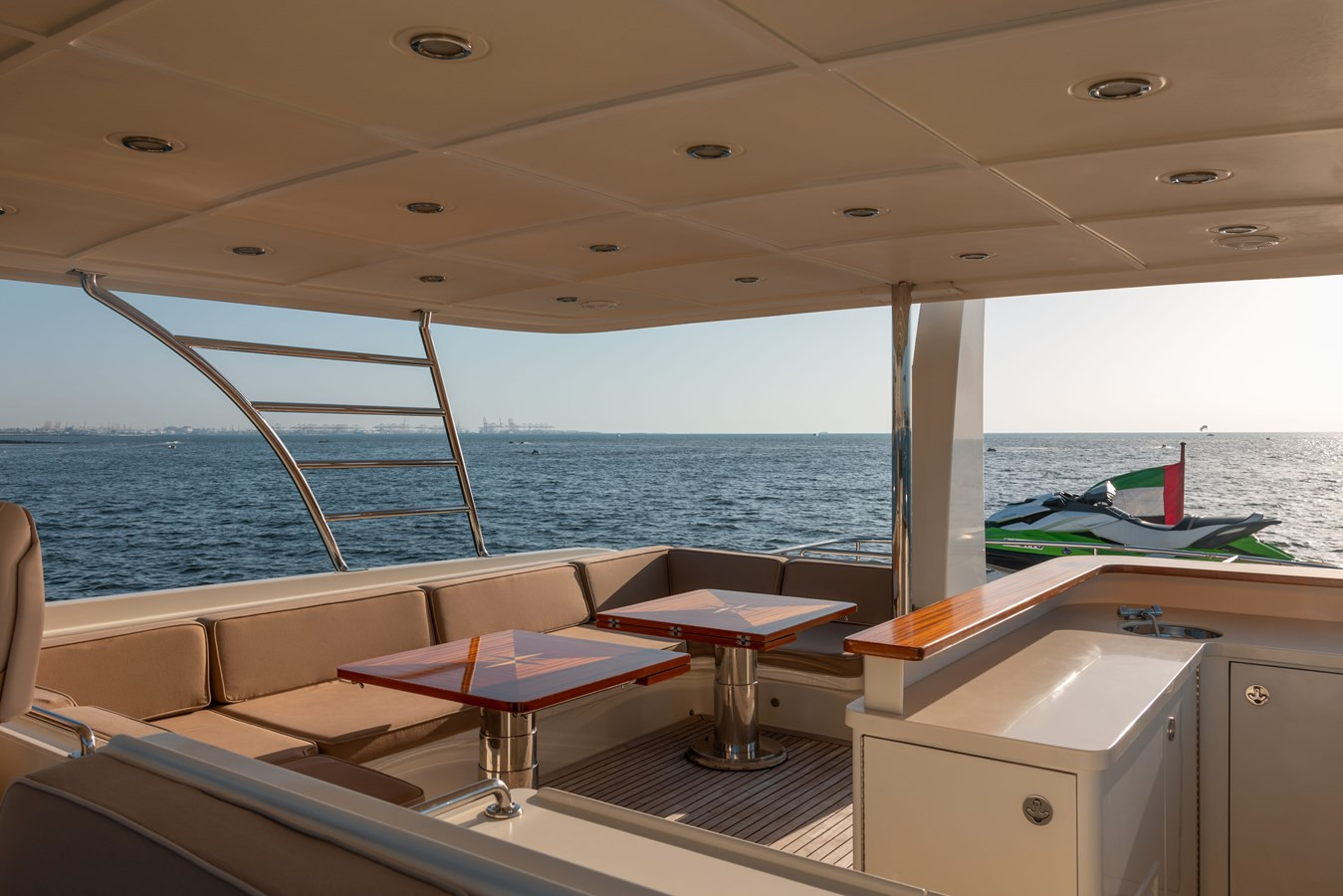 https://arconyachts.ams3.digitaloceanspaces.com/86479/conversions/large_4182271-optimize.jpg
