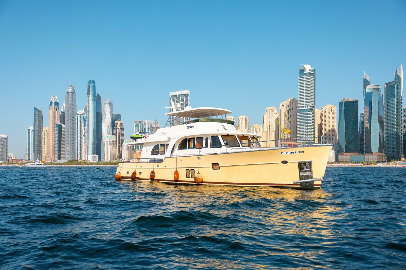 https://arconyachts.ams3.digitaloceanspaces.com/86500/conversions/large_4499180-optimize.jpg
