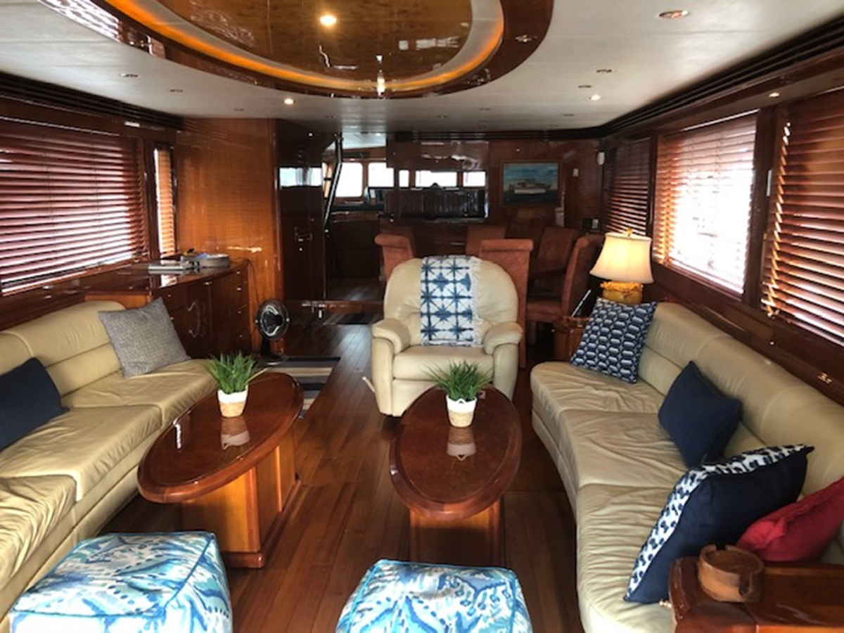 https://arconyachts.ams3.digitaloceanspaces.com/86518/conversions/large_3512844-optimize.jpg