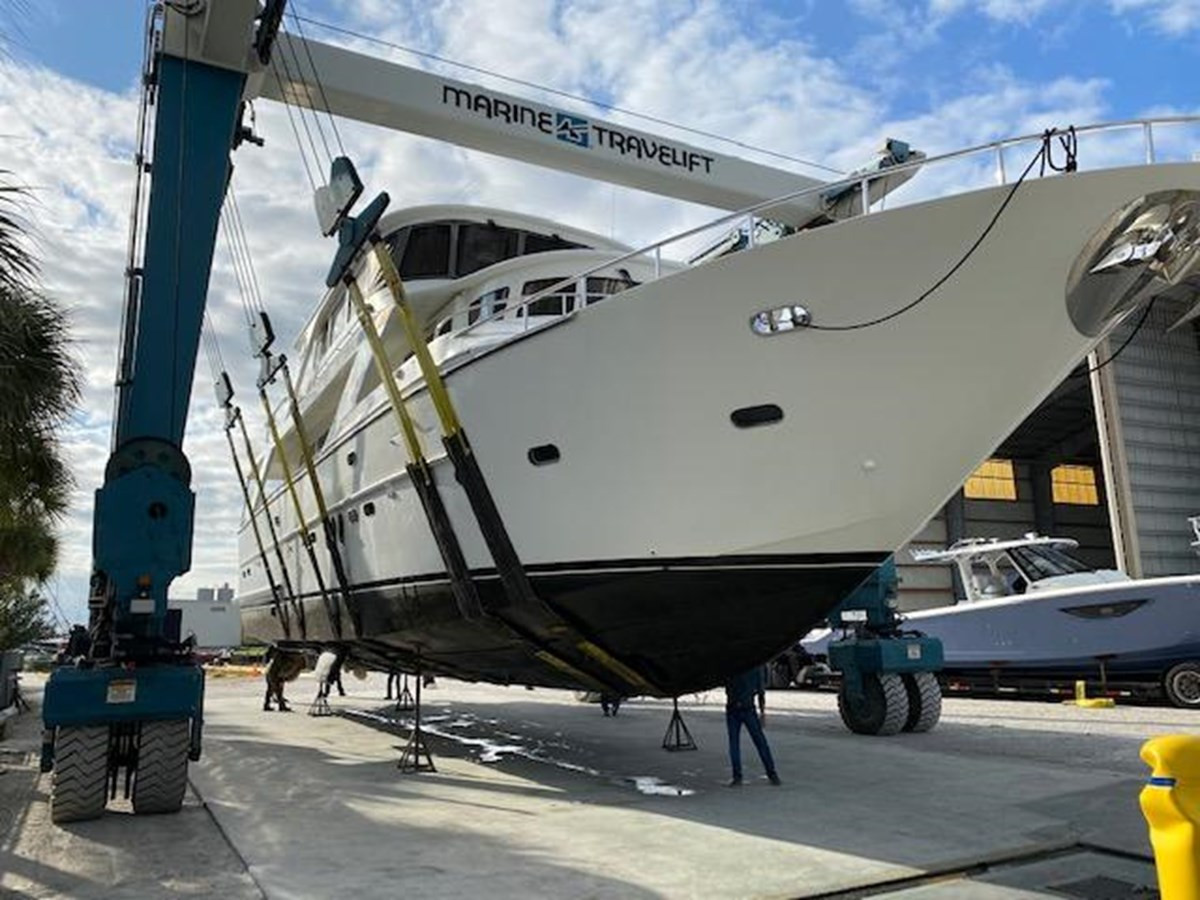 https://arconyachts.ams3.digitaloceanspaces.com/86533/conversions/large_3512853-optimize.jpg