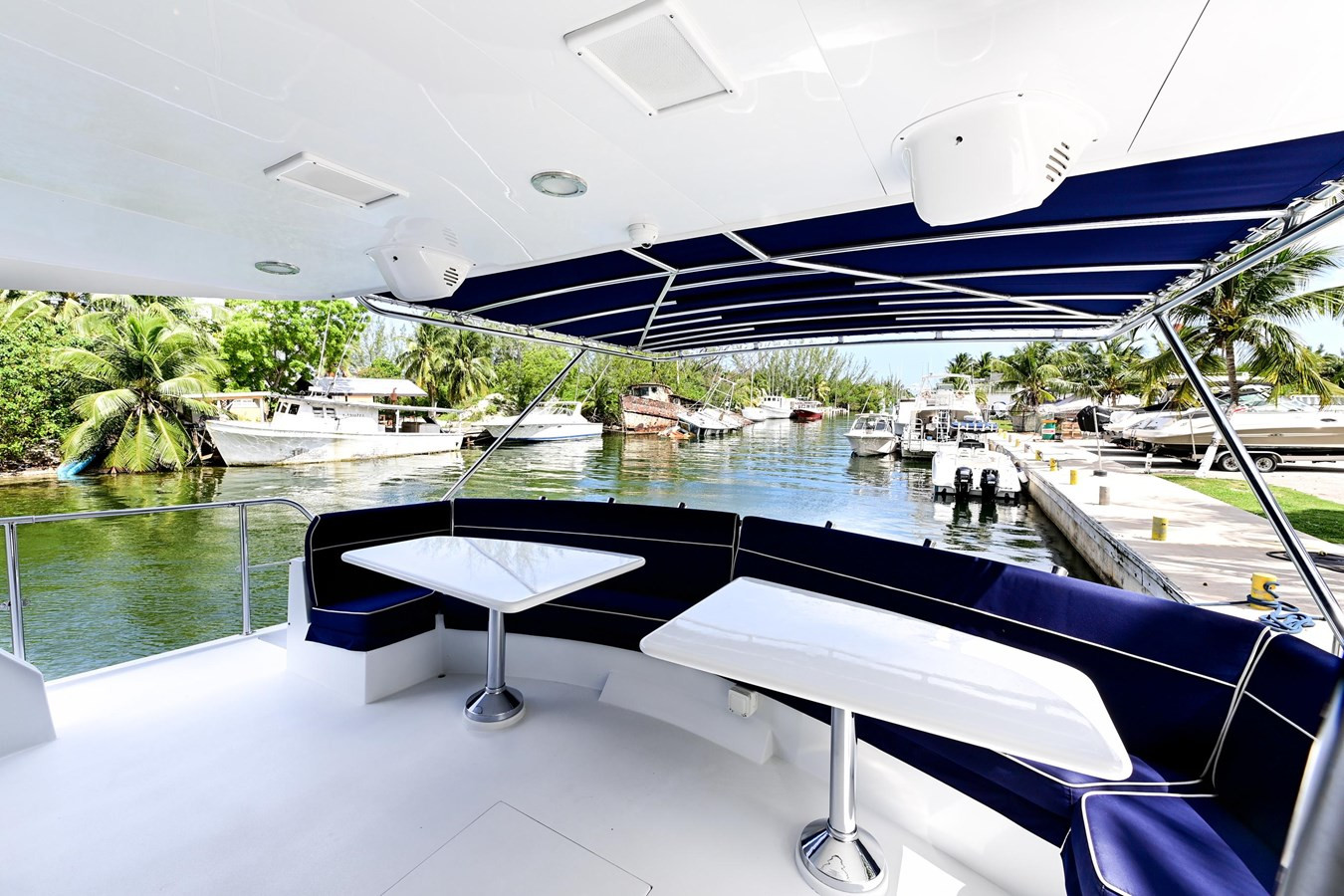 https://arconyachts.ams3.digitaloceanspaces.com/86585/conversions/large_4052270-optimize.jpg