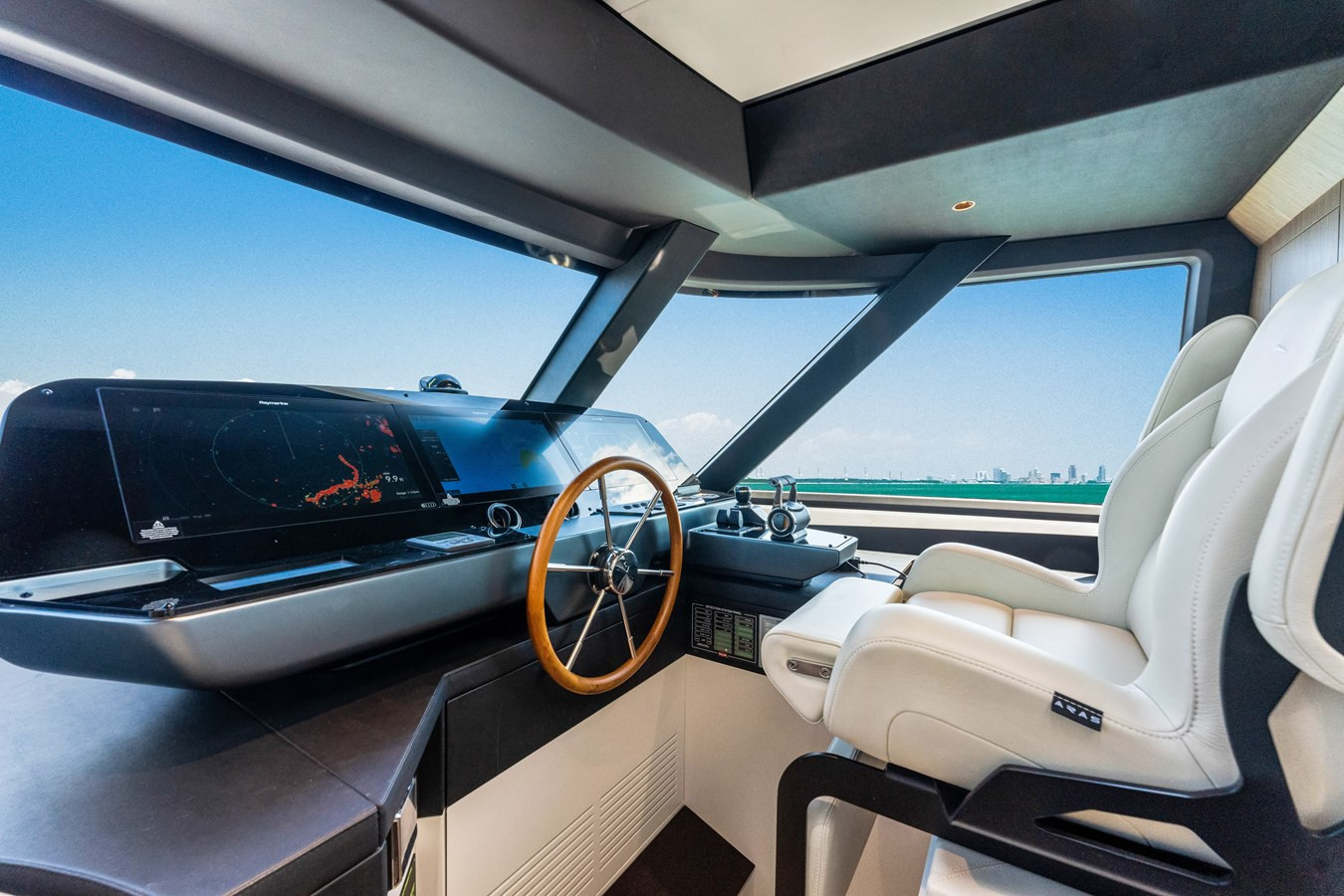 https://arconyachts.ams3.digitaloceanspaces.com/86644/conversions/large_3893825-optimize.jpg