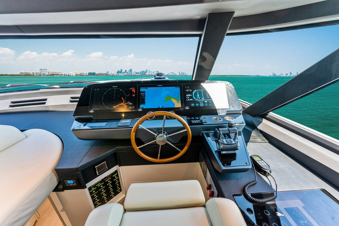 https://arconyachts.ams3.digitaloceanspaces.com/86647/conversions/large_3893826-optimize.jpg
