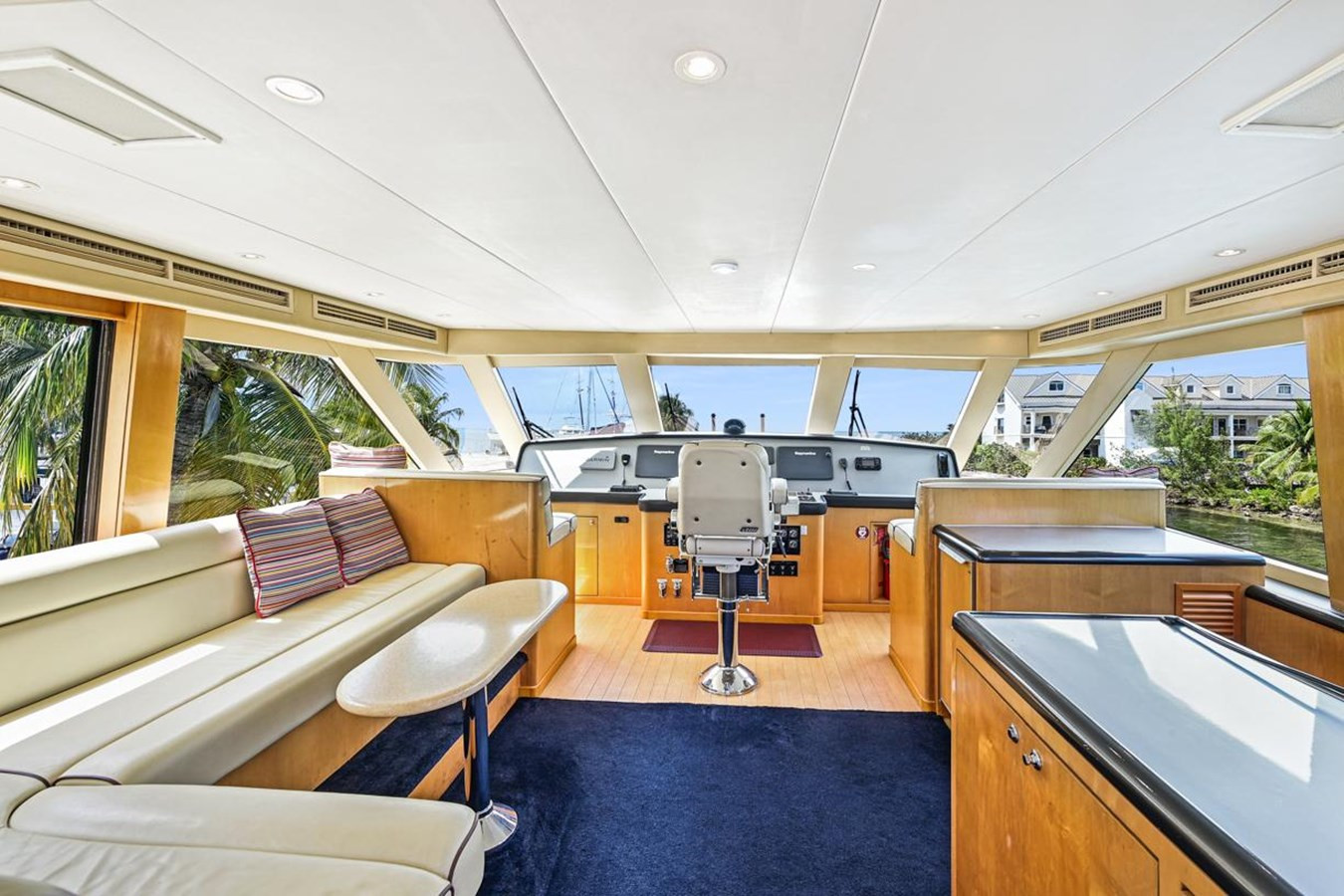 https://arconyachts.ams3.digitaloceanspaces.com/86648/conversions/large_4052292-optimize.jpg