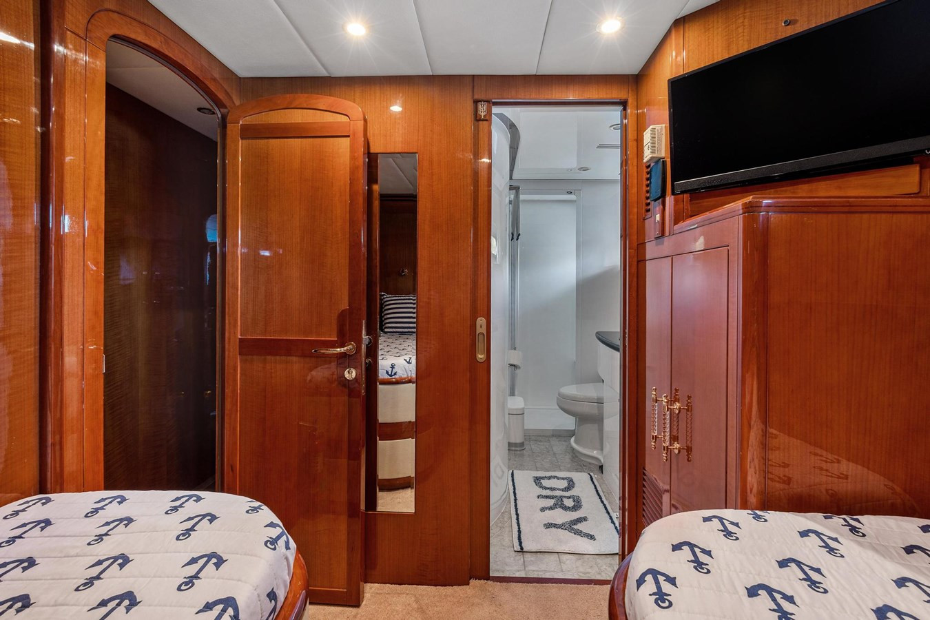 https://arconyachts.ams3.digitaloceanspaces.com/86697/conversions/large_3621238-optimize.jpg