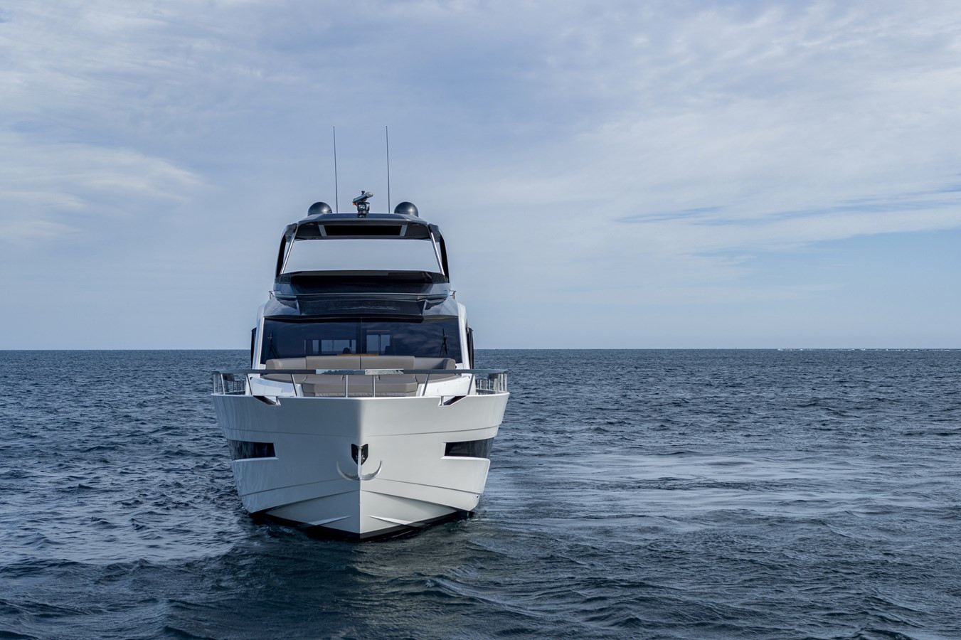 https://arconyachts.ams3.digitaloceanspaces.com/86739/conversions/large_4261136-optimize.jpg