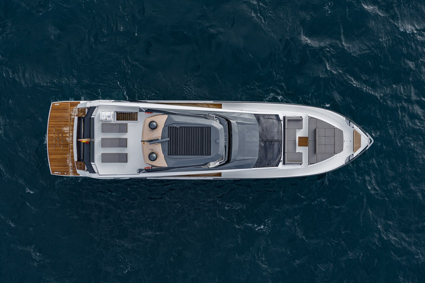https://arconyachts.ams3.digitaloceanspaces.com/86742/conversions/large_4261137-optimize.jpg
