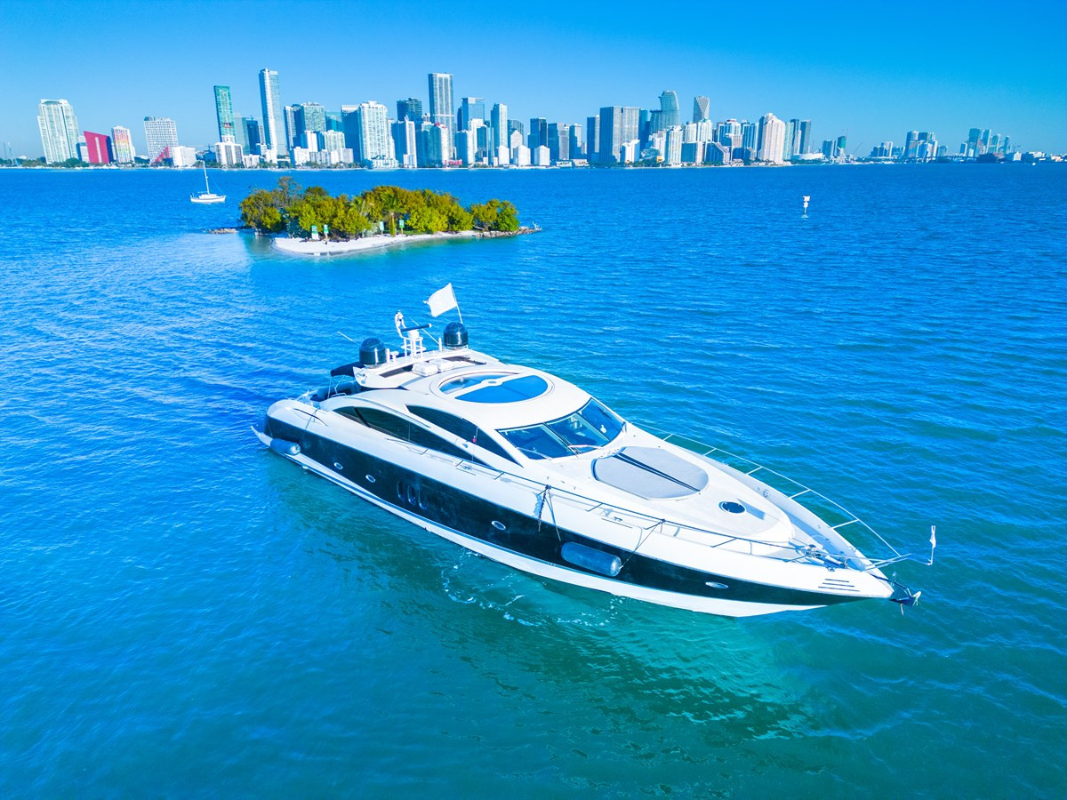 https://arconyachts.ams3.digitaloceanspaces.com/86813/conversions/large_4615314-optimize.jpg