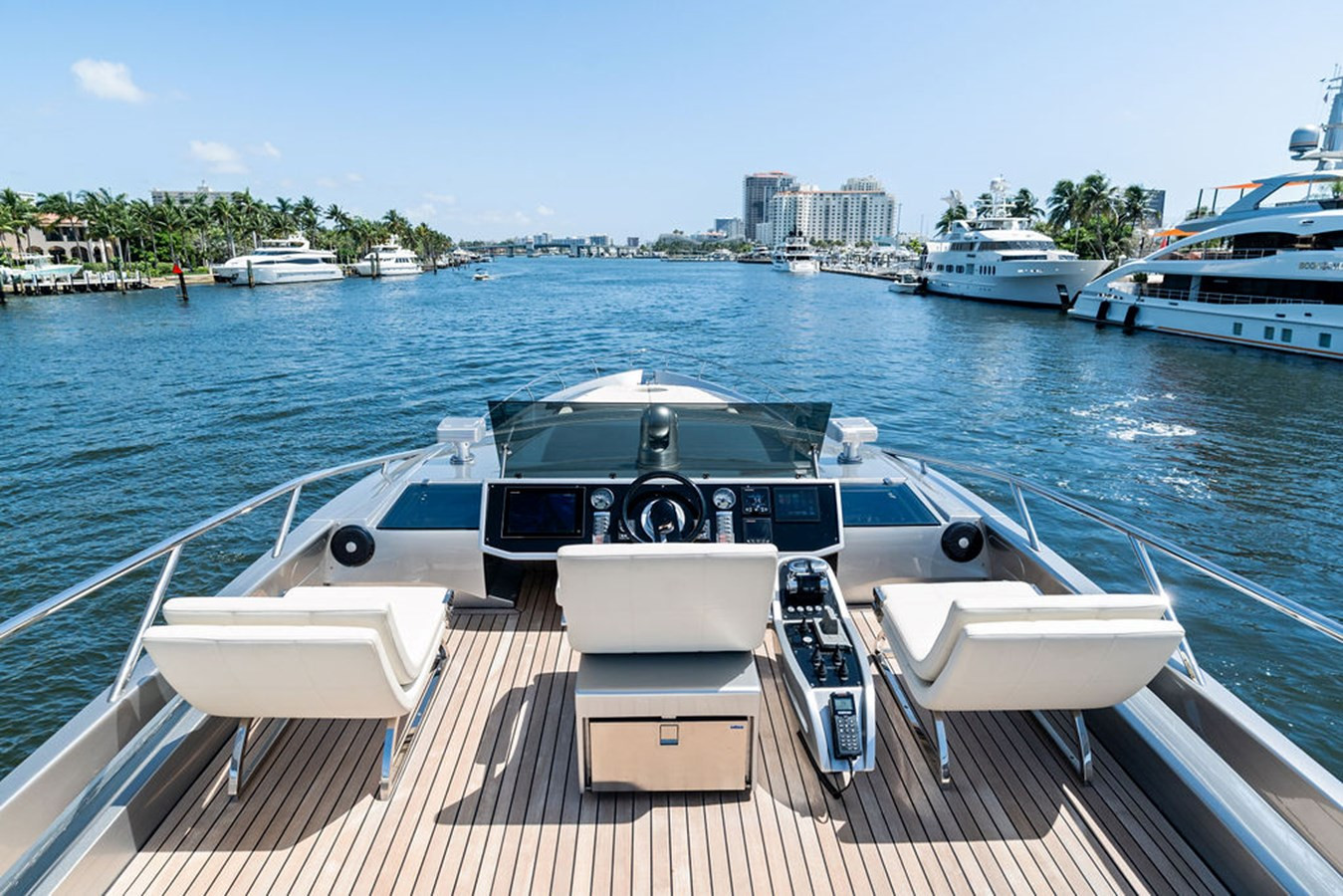https://arconyachts.ams3.digitaloceanspaces.com/86888/conversions/large_4746241-optimize.jpg
