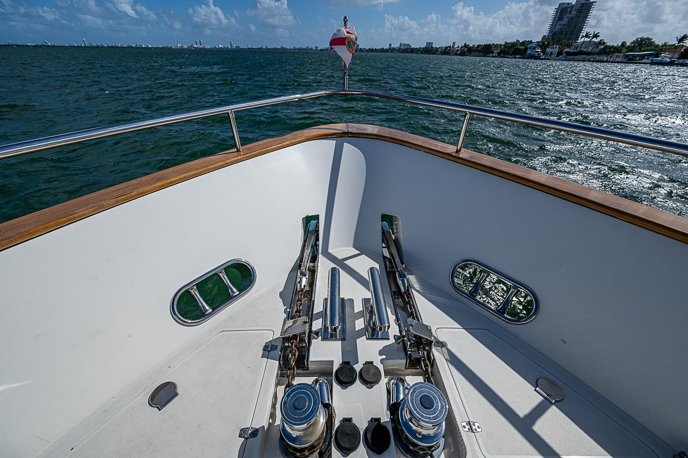 https://arconyachts.ams3.digitaloceanspaces.com/86905/conversions/large_4819292-optimize.jpg