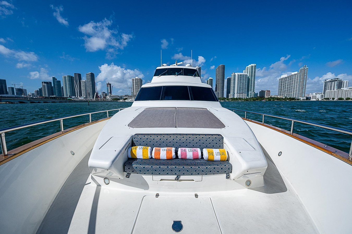 https://arconyachts.ams3.digitaloceanspaces.com/86908/conversions/large_4819293-optimize.jpg