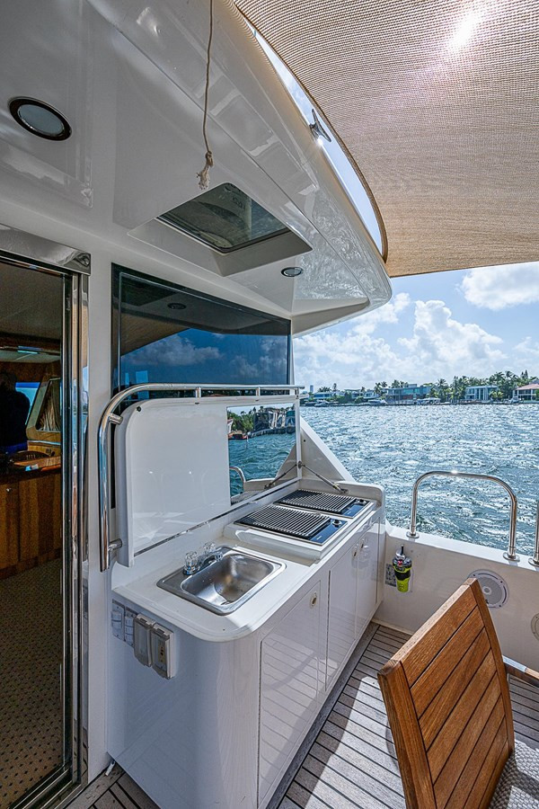https://arconyachts.ams3.digitaloceanspaces.com/86916/conversions/large_4819296-optimize.jpg