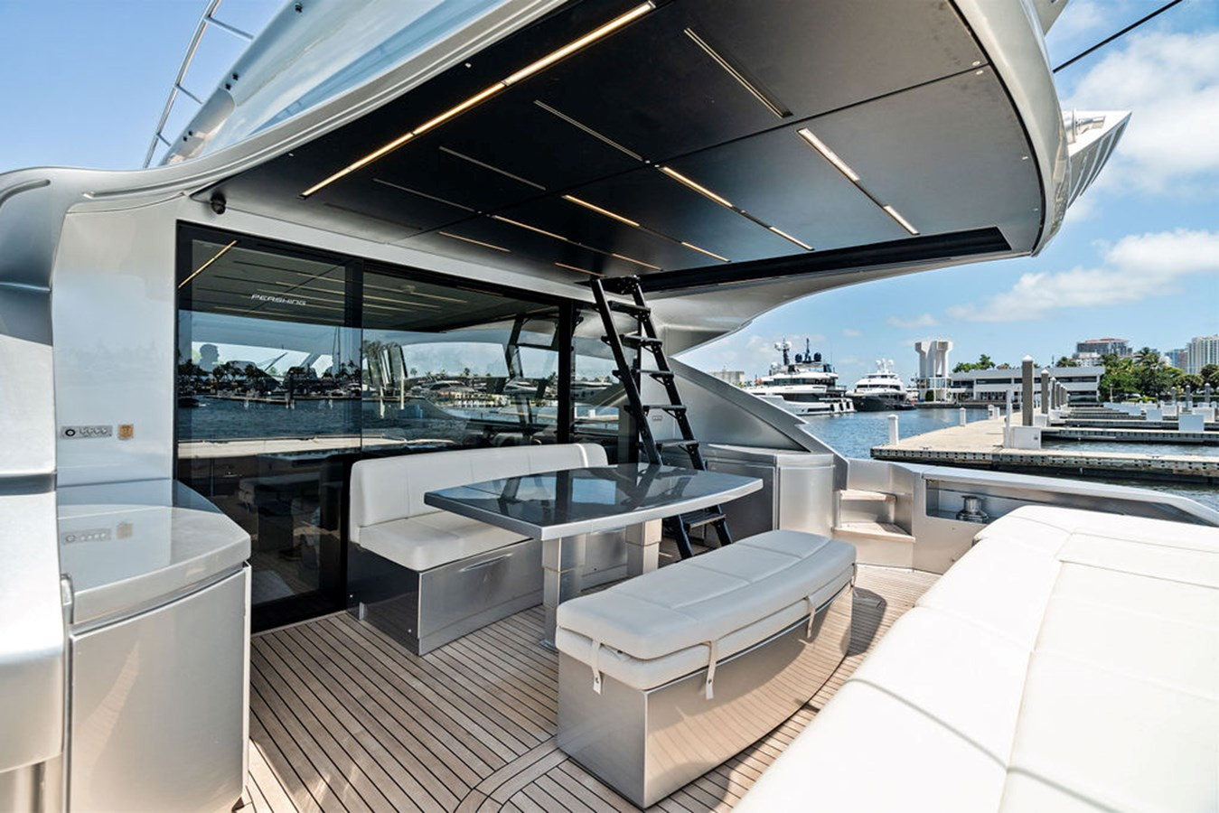 https://arconyachts.ams3.digitaloceanspaces.com/86923/conversions/large_4746279-optimize.jpg