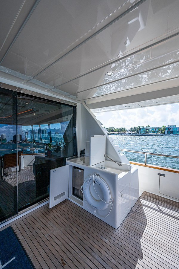https://arconyachts.ams3.digitaloceanspaces.com/86932/conversions/large_4819303-optimize.jpg